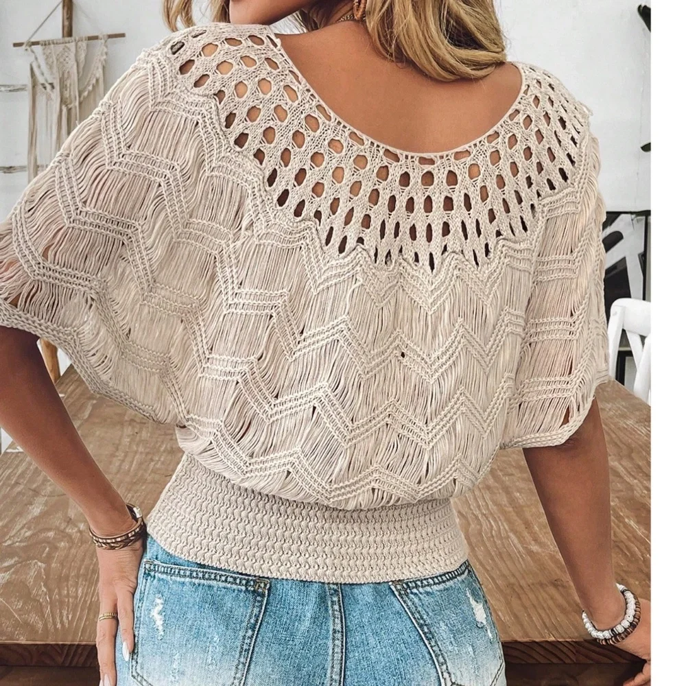 Classic Batwing Sleeve Textured Top - Picture 4 of 8